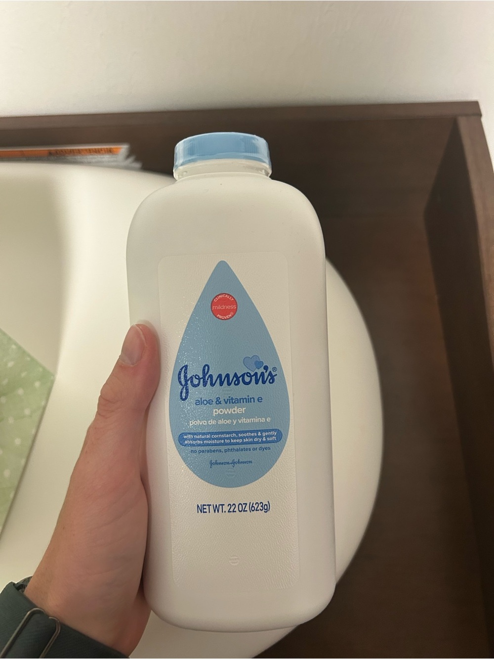 Johnson's Aloe & Vitamin E Baby Powder - White with Blue Cap